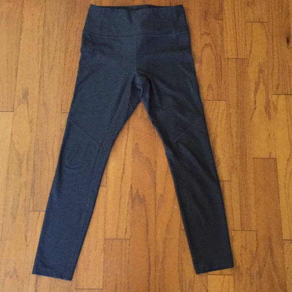 Outdoor Voices / 7/8 Warm-up Leggings / Size Small - Picture 3 of 7